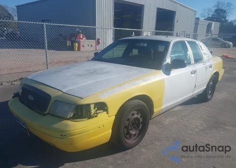 2010 Ford Crown Victoria Police/Police Interceptor z USA, uszkodzony, nr VIN 2FABP7BV3AX128439